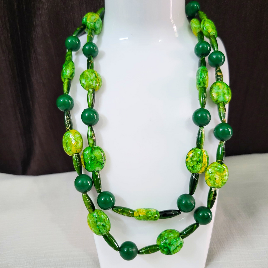 single layered long green beaded neckpiece