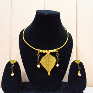 LEAF PENDANT HASULI